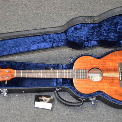 Kamaka Hawaiian Made Baritone Ukulele w/ OHSC – Used image 8