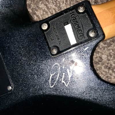 Kramer Proaxe standard electric guitar signed by Dave mustaine and megadeth hard shell case 1990's image 15