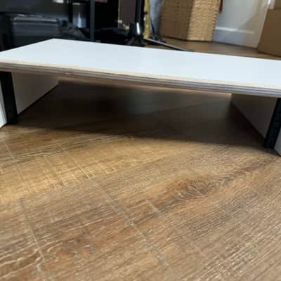 SoundesignStudio Desktop Audio Rack / Monitor Stand - White Laminate image 2