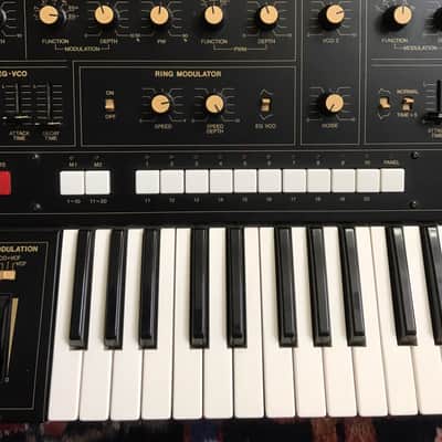 Yamaha CS40m Black W/ Wood Veneer image 3