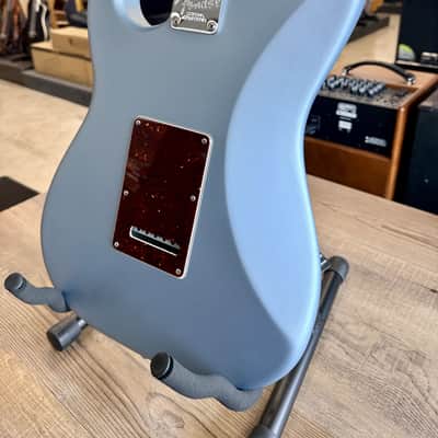 Fender STRATOCASTER AMERICAN ELITE ICE BLUE SATIN METALLIC + CUSTODIAB image 5