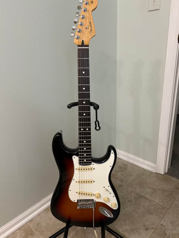Fender Player II Stratocaster 2024 - Present 3-Color Sunburst image 1