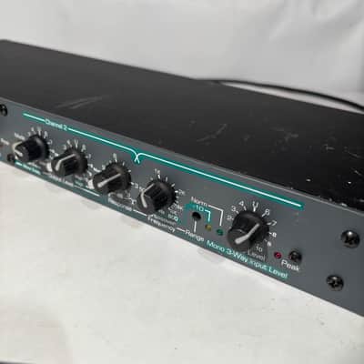 Ashly XR1001 2-Way Stereo, 3-w Mono Active Crossover image 5