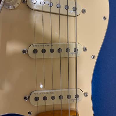 Fender Ultra Strat 2021 - Metalic Blue image 14