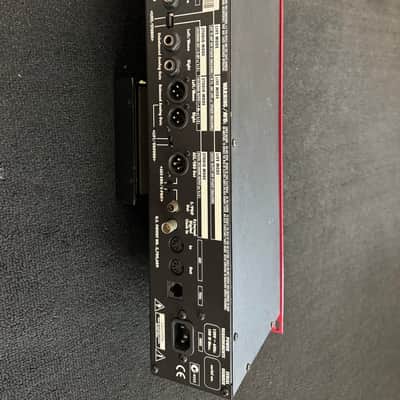 Line 6 POD Pro Rackmount Multi-Effect and Amp Modeler image 9