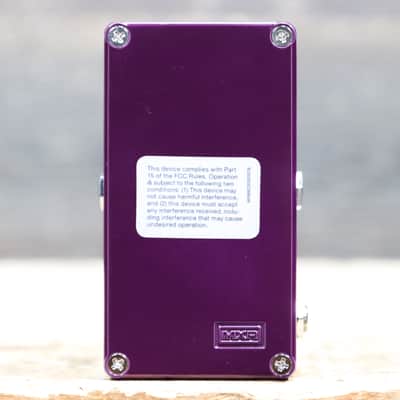 MXR M305 Tremolo Six Well-Crafted Waveforms Full Range Tremolo Effect Pedal image 4