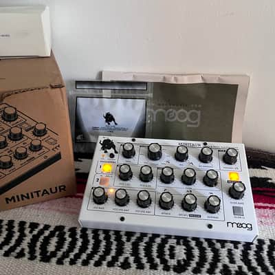 Moog Minitaur Limited Edition White mint condition with box. image 2