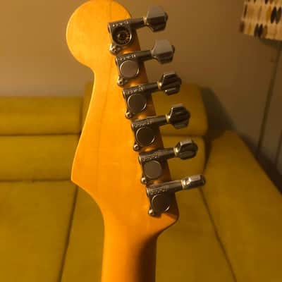 Fender Stratocaster 1984 - Red - MIJ image 9