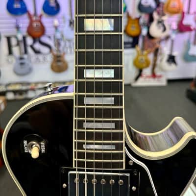 Gibson Les Paul Custom Electric 2012, Silverburst with Case - Pre Owned image 9