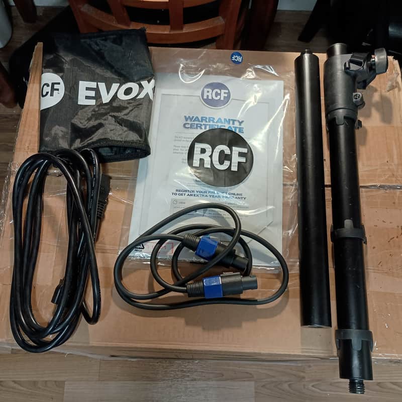 RCF Evox J8 12" 1400-Watt Portable Array Speaker System 2010s - Black image 1