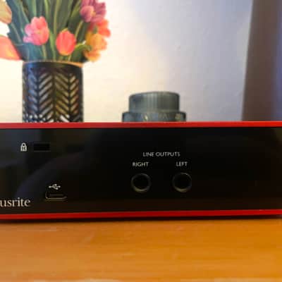 Focusrite Scarlett Solo 3rd Gen USB Audio Interface - Red/Black image 2