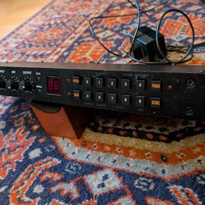 Alesis Midiverb II 16-Bit Digital Effects Processor 1990s - Black image 2