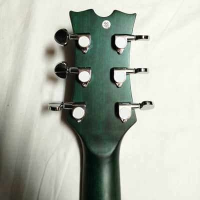 DEAN Exotica Quilt Ash acoustic electric GUITAR Trans Blue Satin w/ Dean Case - B-Stock image 7