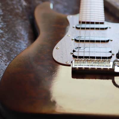 GB Liuteria build to order Traditional Strato walnut burl brown relic image 3