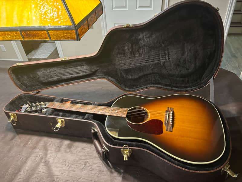 Gibson J-45 slash 2022