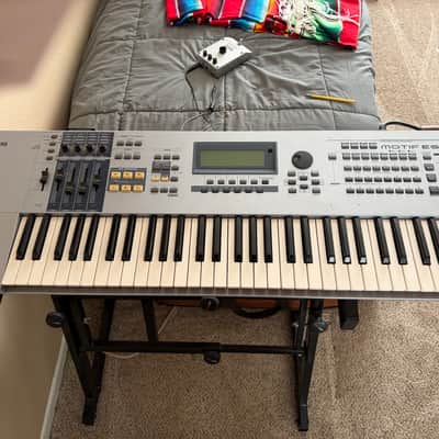 Yamaha Motif ES 6 Production Synthesizer 2000s - Gray
