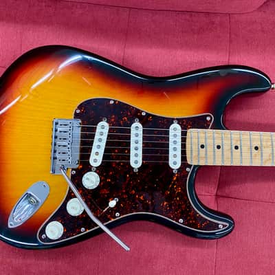 Fender Custom Shop American Classic Stratocaster 1996 - 3-Color Sunburst Birdseye Maple Neck image 2