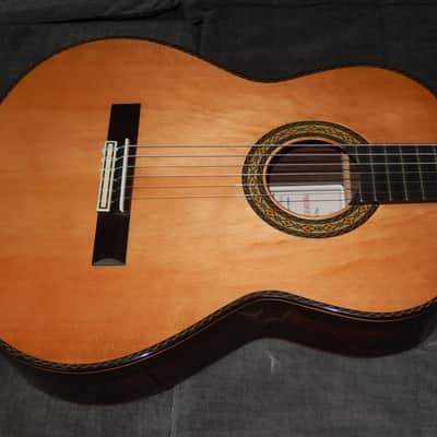 LEGENDARY "EL VITO" PROFESSIONAL RLC - LUTHIER MADE - WORLD CLASS - CLASSICAL GRAND CONCERT GUITAR - CEDAR/INDIAN ROSEWOOD - LATTICE BRACING image 2