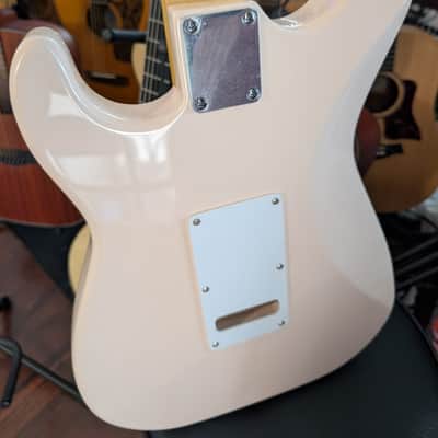 G&L Tribute Legacy Electric Guitar - White image 4