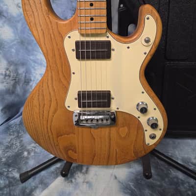 Vintage RARE 1985 USA Peavey T-15 Short Scale Guitar Natural Ash Pro Setup New Strings Original Peavey Chainsaw Hard Shell Case image 2