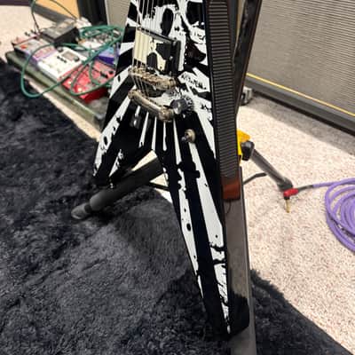 Epiphone Robb Flynn Signature "Love / Death" Baritone Flying V 2011 - Ebony with Love / Death Graphic image 6