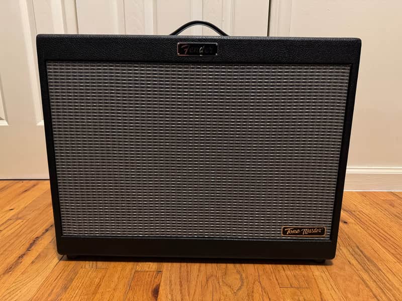 Fender Tone Master FR-12 1000-Watt 1x12" Active Guitar Speaker Cabinet with Dust Cover