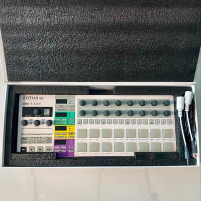 Arturia BeatStep Pro MIDI Controller 2017 - Present - White