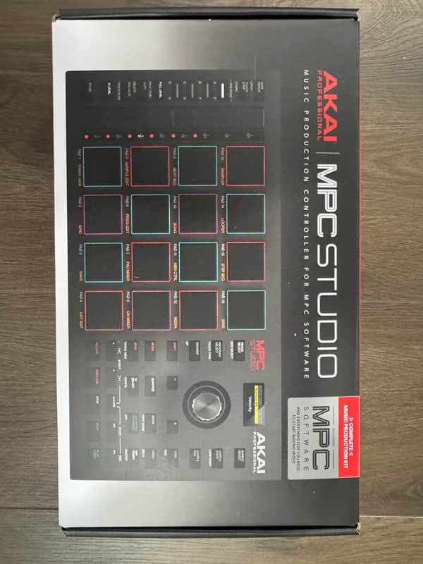 Akai MPC Studio Music Production Controller 2021 - Present - Black image 1