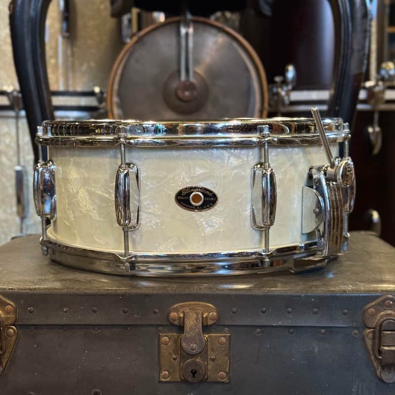VINTAGE 1960's Slingerland 5.5x14 Radioking Snare Drum in White Marine Pearl image 1