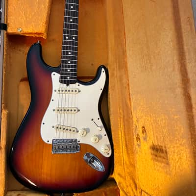 Fender American Vintage Reissue '62 Stratocaster 1990s - 3-Color Sunburst image 17