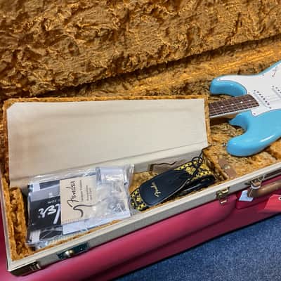 Fender Eric Johnson signature Stratocaster 2008 - Tropical Turquoise image 5