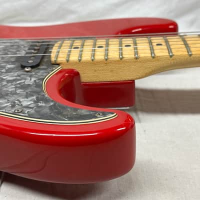 Fender Limited Edition '94 American Special Stratocaster Guitar with Case 1994 - Lipstick Red / Maple neck image 15