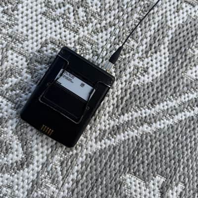 2x Shure AD1-G57 Axient Digital Wireless Bodypack Transmitters with TA4 Connector (G57: 470 to 616 MHz) image 3