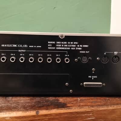 Akai S950 MIDI Digital Sampler 1988 - White image 2