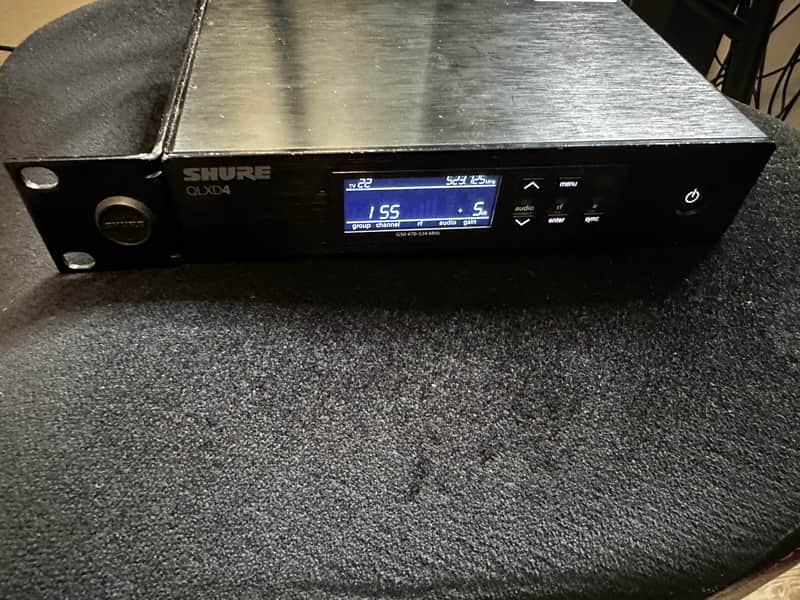 Shure QLXD4 Wireless Receiver– G50 Band – Mint Condition image 1