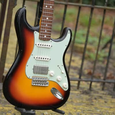 Fender Custom Shop 1965 Stratocaster HSS Journeyman - 3-Color Sunburst image 3