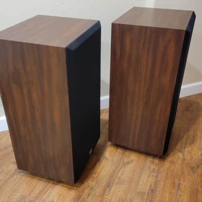 Cerwin Vega RE-30 Series 250 Watt 3 Way Floor Standing Speakers Sound Great image 4