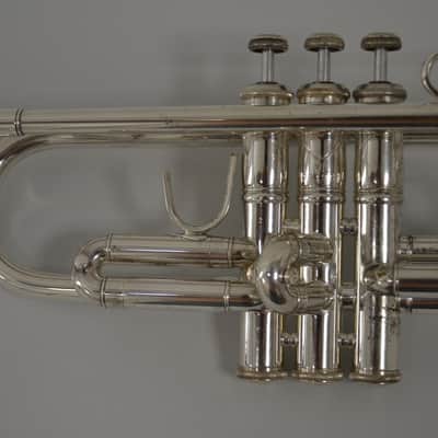 Trompeta Bach Stradivarius pabellón 43 en buen estado. image 2