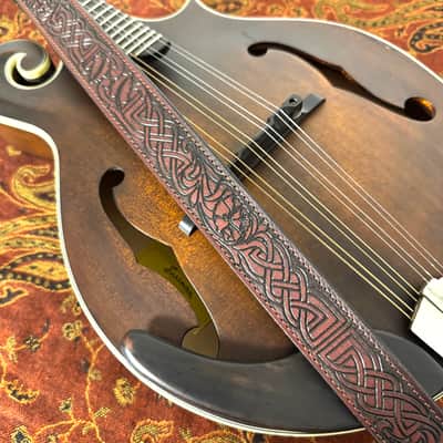Walker And Williams M-20-RD Mahogany Red Leather Premium Padded Mandolin Strap With Celtic Chain Design image 7