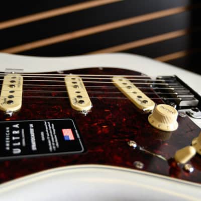 Fender American Ultra Stratocaster Left-Handed LH RW 2021 Arctic Pearl APL US210072828 7lb 15.9 oz image 21