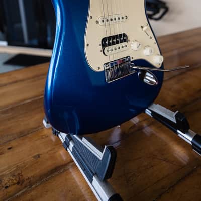 Fender American Ultra Stratocaster HSS with Rosewood Fretboard 2019 - Present - Cobra Blue image 4