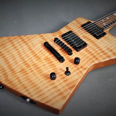 Manuel Ali Guitars X6 *Dawn of the Samurai* 2021 Explorer image 16