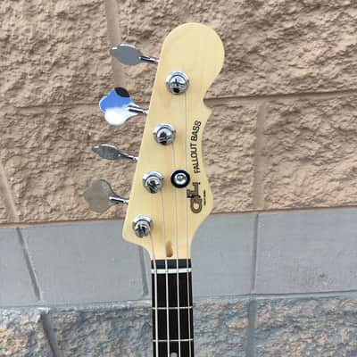G&L Tribute Series Fallout Bass 2025 - Olympic White image 3