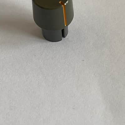 Roland TR-909 KNOB . ( Original)  Used.