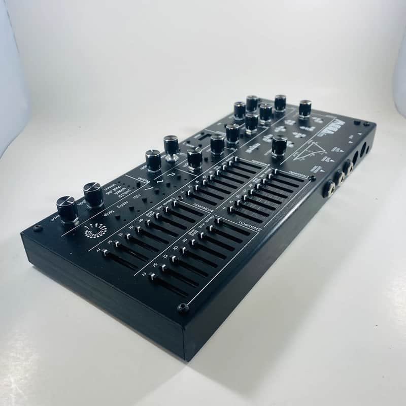 Twisted Electrons MEGAfm Desktop 12-Voice Synthesizer image 2