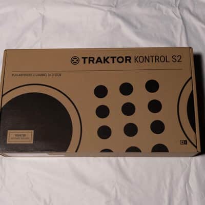 Native Instruments Traktor Kontrol S2 MK3 2018 - Black image 2