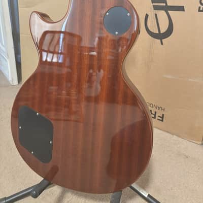 Epiphone 2023 Les Paul Standard '50's Gold Top Inspired By Gibson Model with a hard case image 10