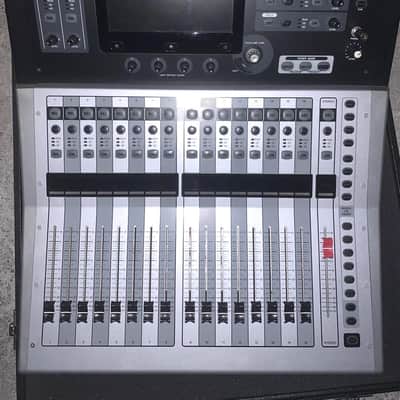 Yamaha TF1 40 Input Digital Mixing Console 2015 - Present - Grey / Black