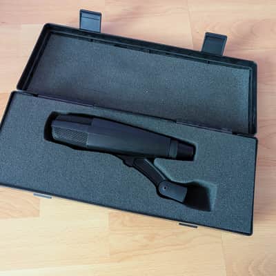 Sennheiser MD 421 II Cardioid Dynamic Microphone image 5