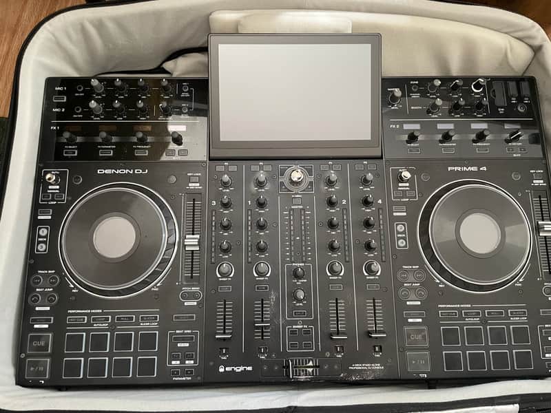 Denon Prime 4 Standalone DJ System 2019 - Black image 1